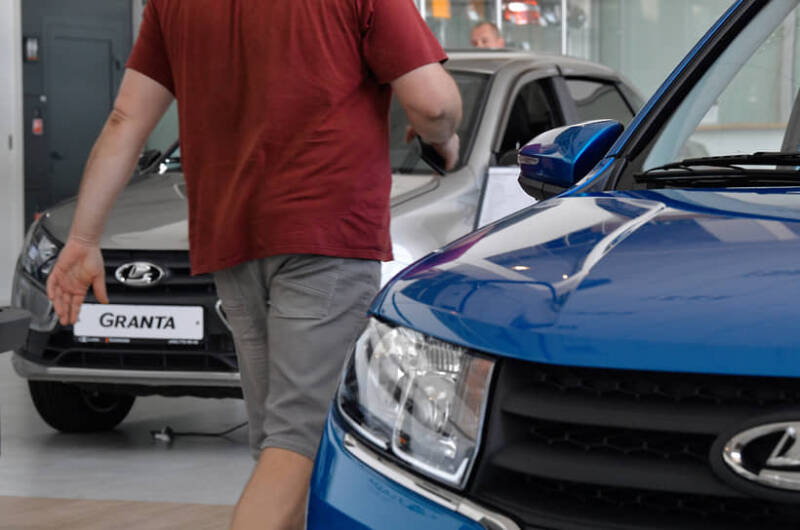 Продажи Lada достигли максимума за 12 лет