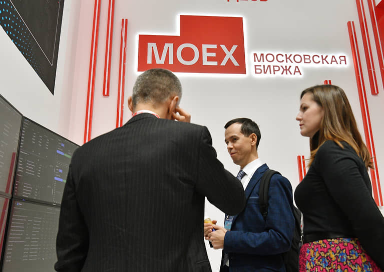 Мосбиржа заявила об отсутствии задержек по расчетам в юанях