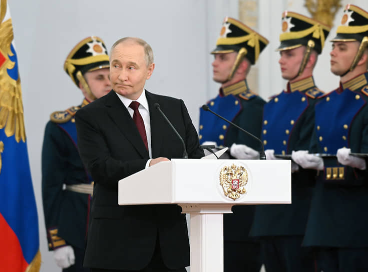 Путин поручил продлить упрощенную перерегистрацию в САР до конца 2025 года