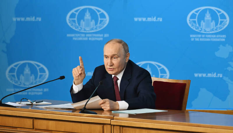 Банкам компенсируют потери от списания процентов по кредитам военных