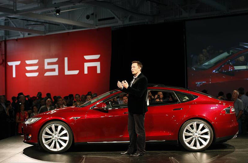 Акционеры Tesla одобрили выплату Илону Маску рекордного бонуса в $45 млрд