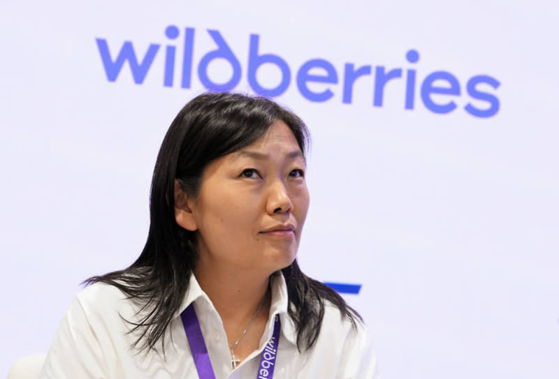 Forbes назвал влюбленность и страх причинами объединения Wildberries и Russ