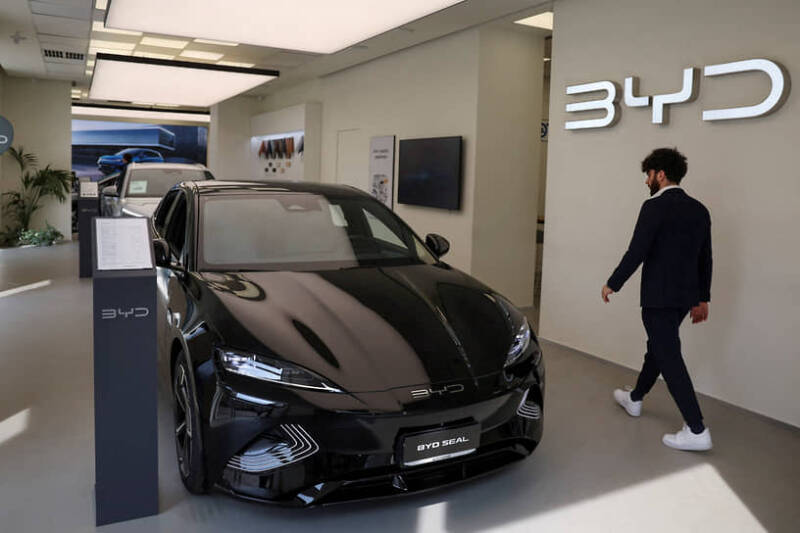 BYD сократил разрыв с Tesla по продажам электромобилей