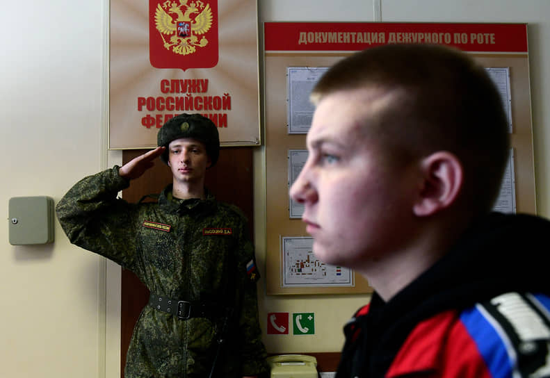 Работодателей строят в воинский реестр