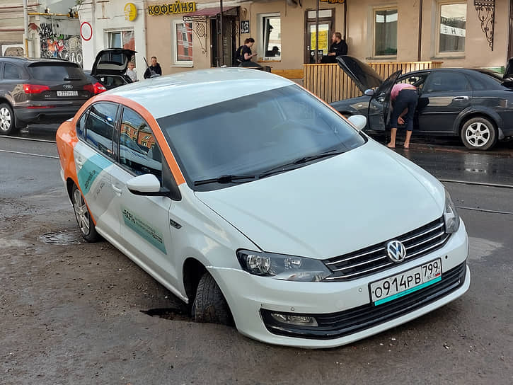 Каршеринг заезжает на обслуживание