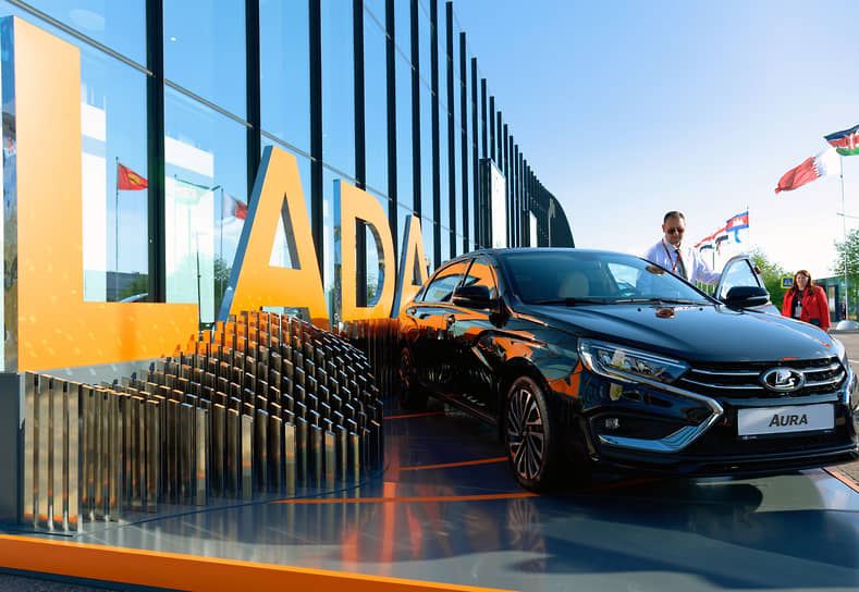 Продажи автомобилей Lada в России за июнь выросли почти на 43% год к году